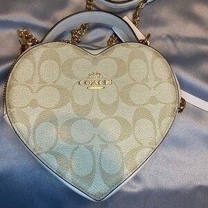 Coach Heart-Shaped Crossbody Bag in Cream and Gold (Pre-Owned)